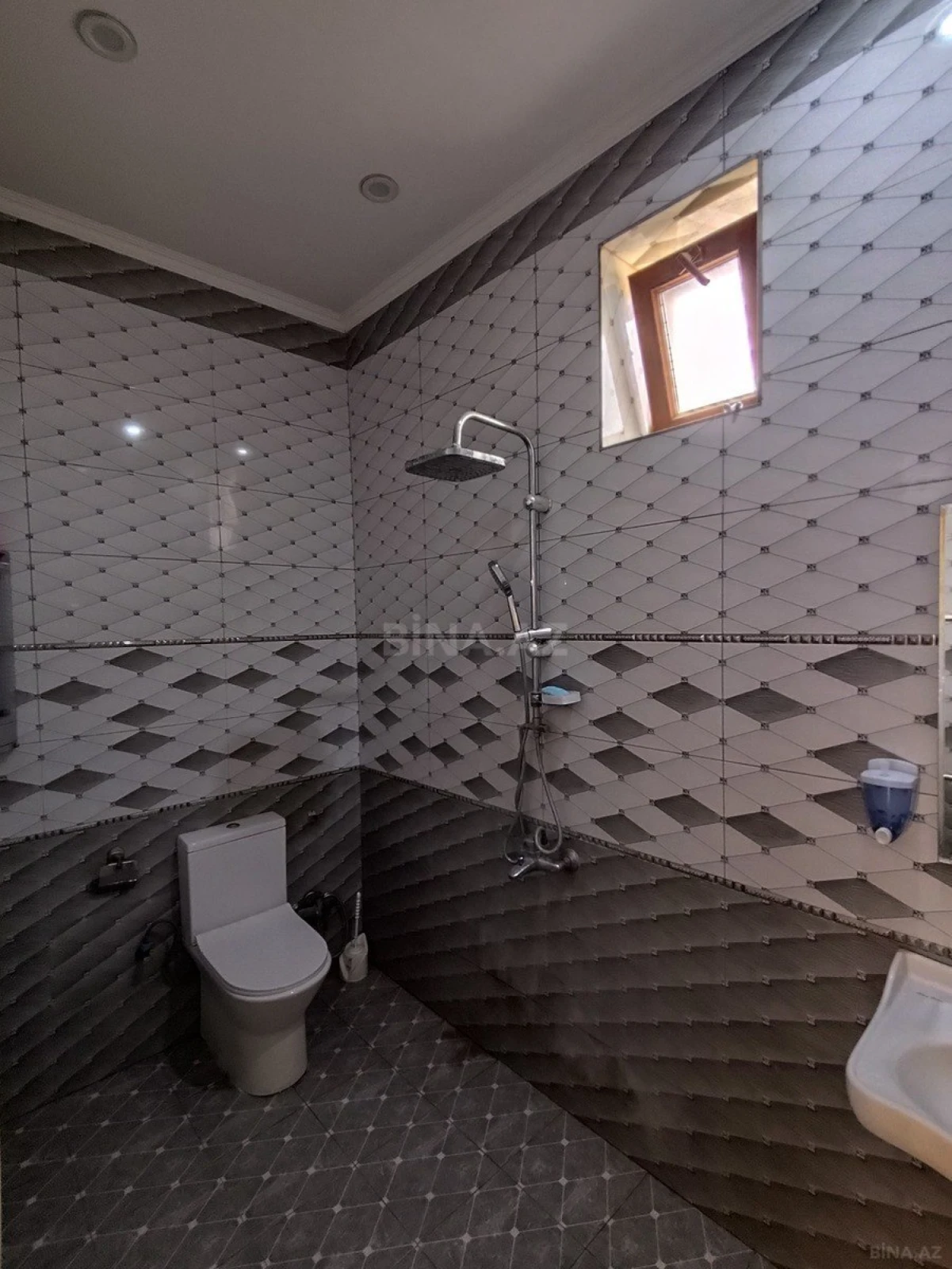Satılır 4 otaqlı həyət evi 156 m²