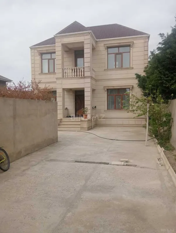 Satılır 4 otaqlı həyət evi 156 m²