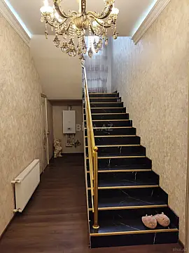 Satılır 4 otaqlı həyət evi 156 m²