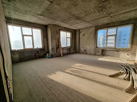 Satılır 4 otaqlı mənzil 181 m²