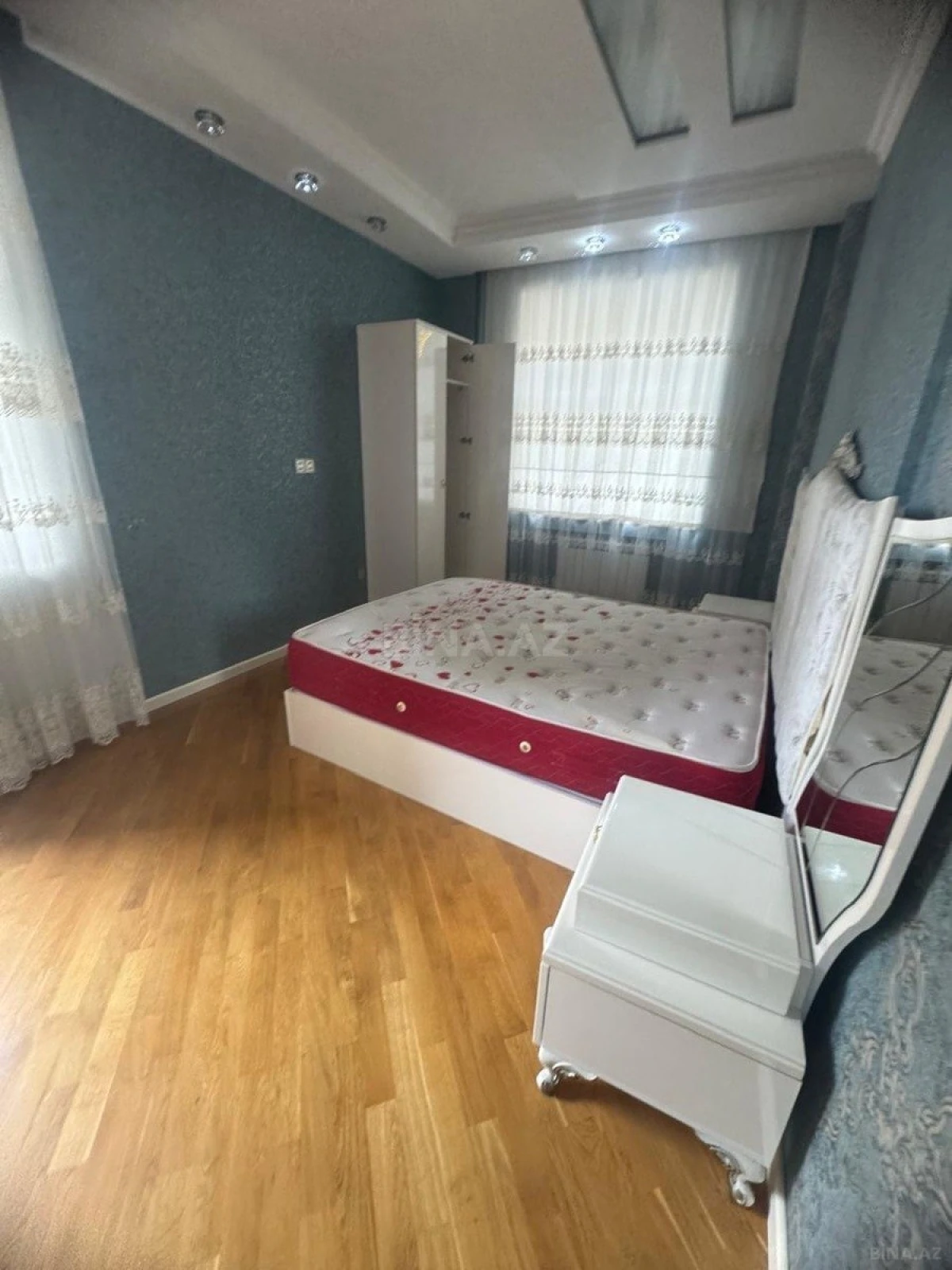 Kirayə verilir 3 otaqlı mənzil 125 m²