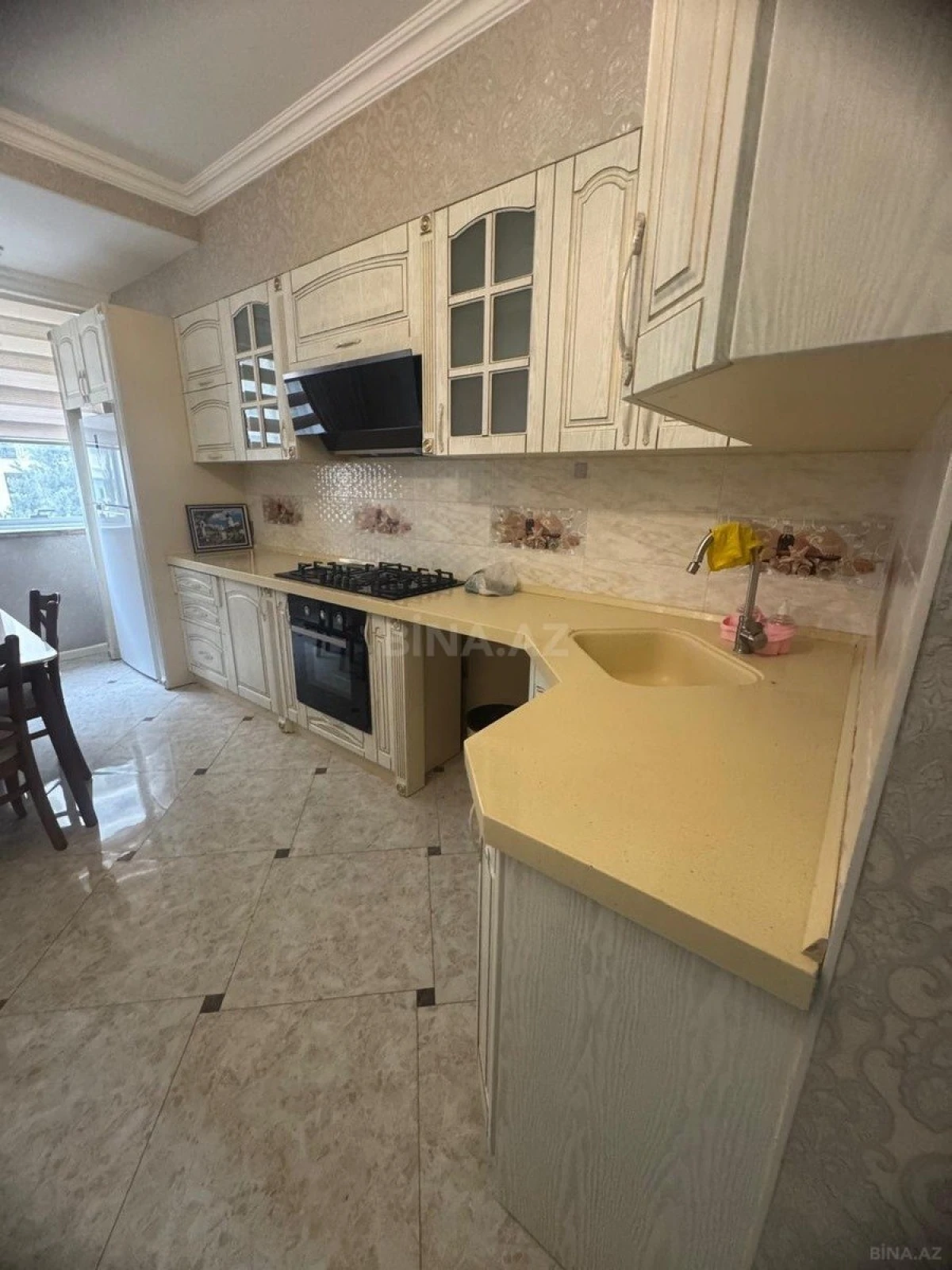 Kirayə verilir 3 otaqlı mənzil 125 m²