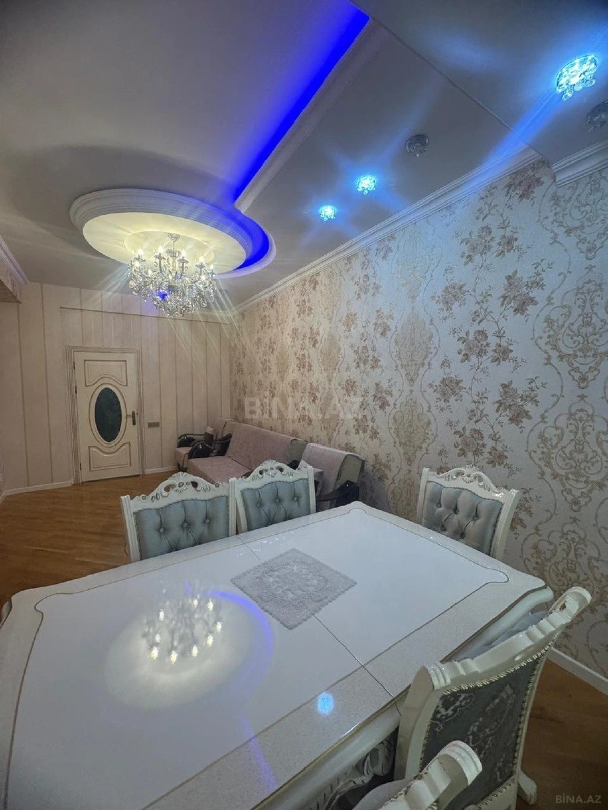 Kirayə verilir 3 otaqlı mənzil 125 m²