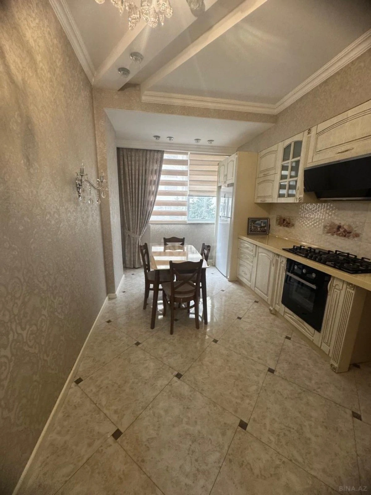 Kirayə verilir 3 otaqlı mənzil 125 m²