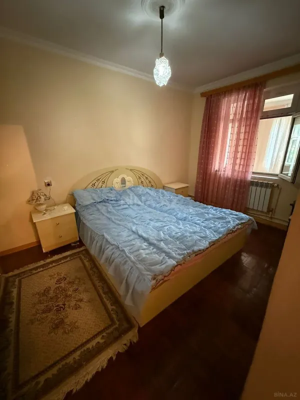 Satılır 5 otaqlı həyət evi 200 m²