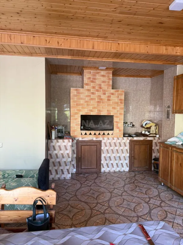 Satılır 5 otaqlı həyət evi 200 m²