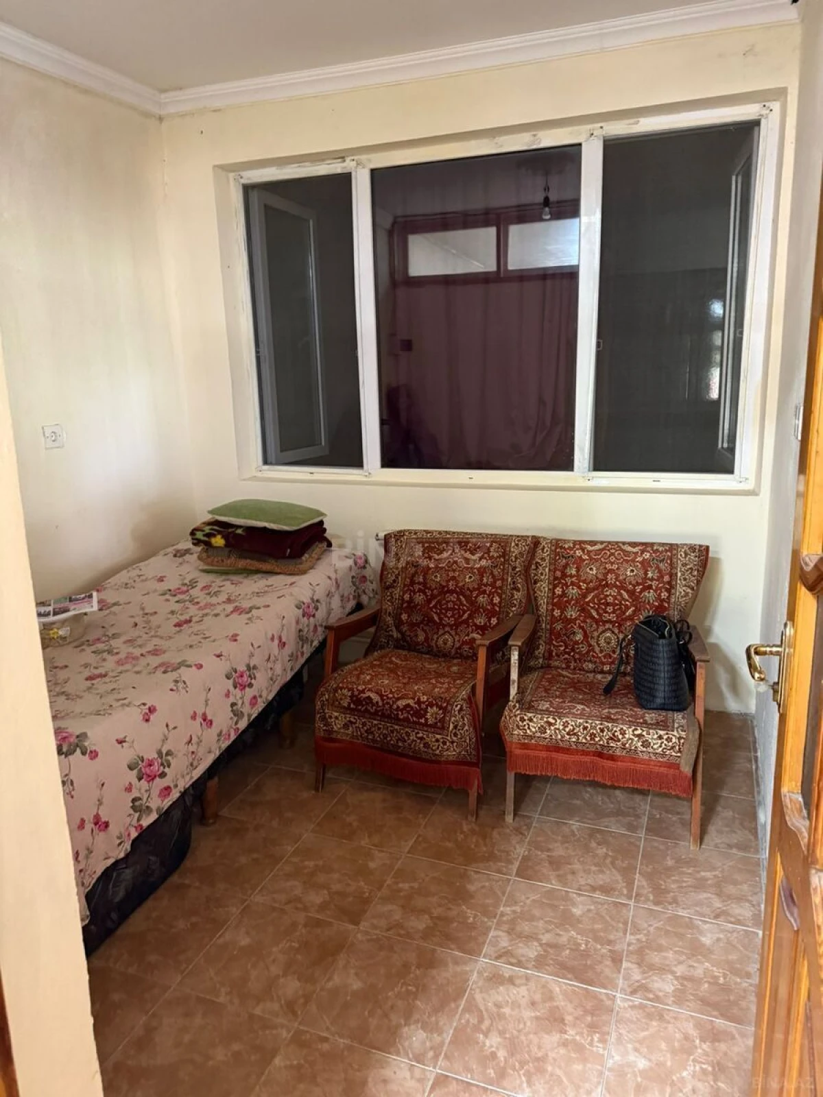 Satılır 5 otaqlı həyət evi 200 m²