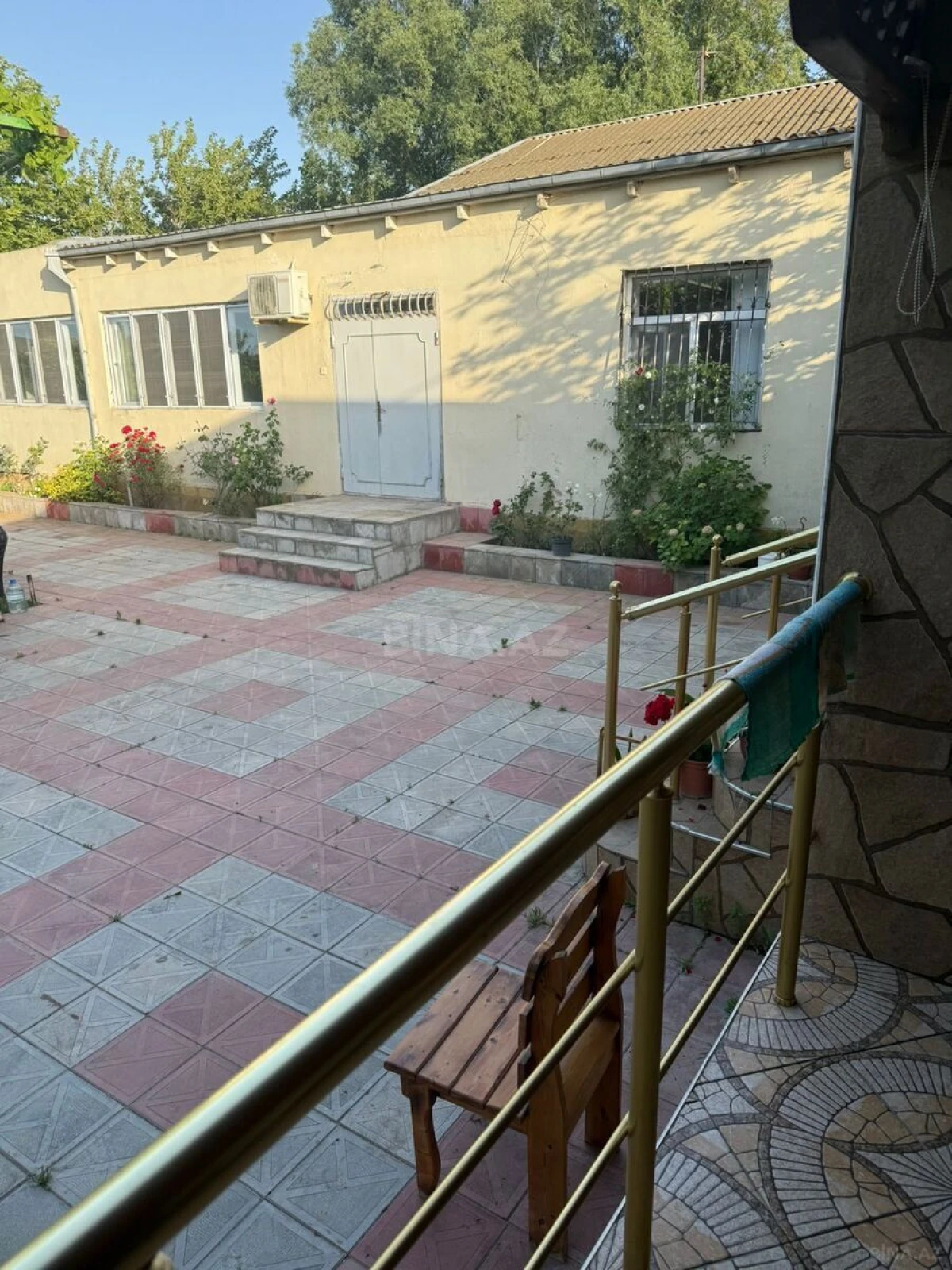 Satılır 5 otaqlı həyət evi 200 m²