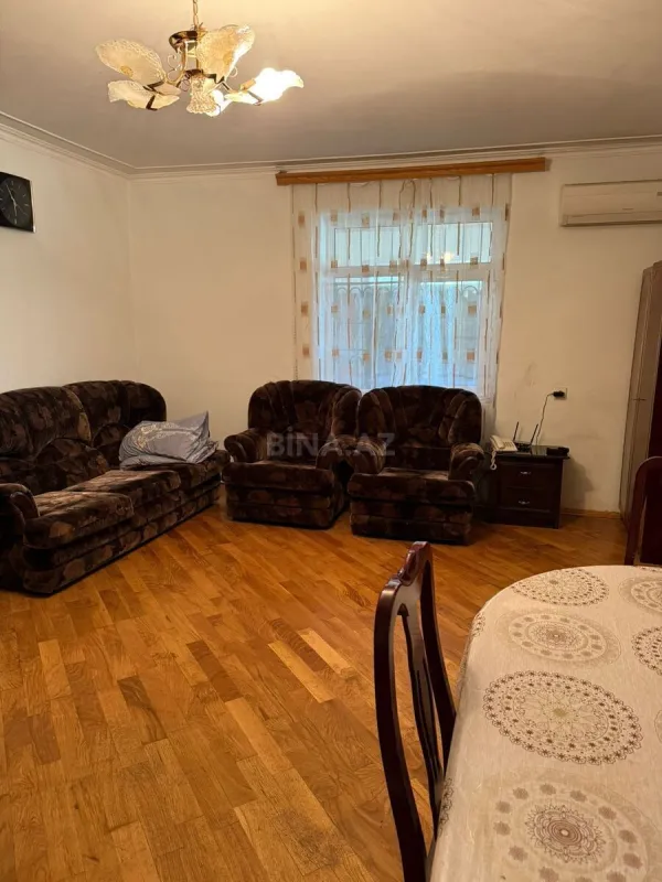 Satılır 5 otaqlı həyət evi 200 m²