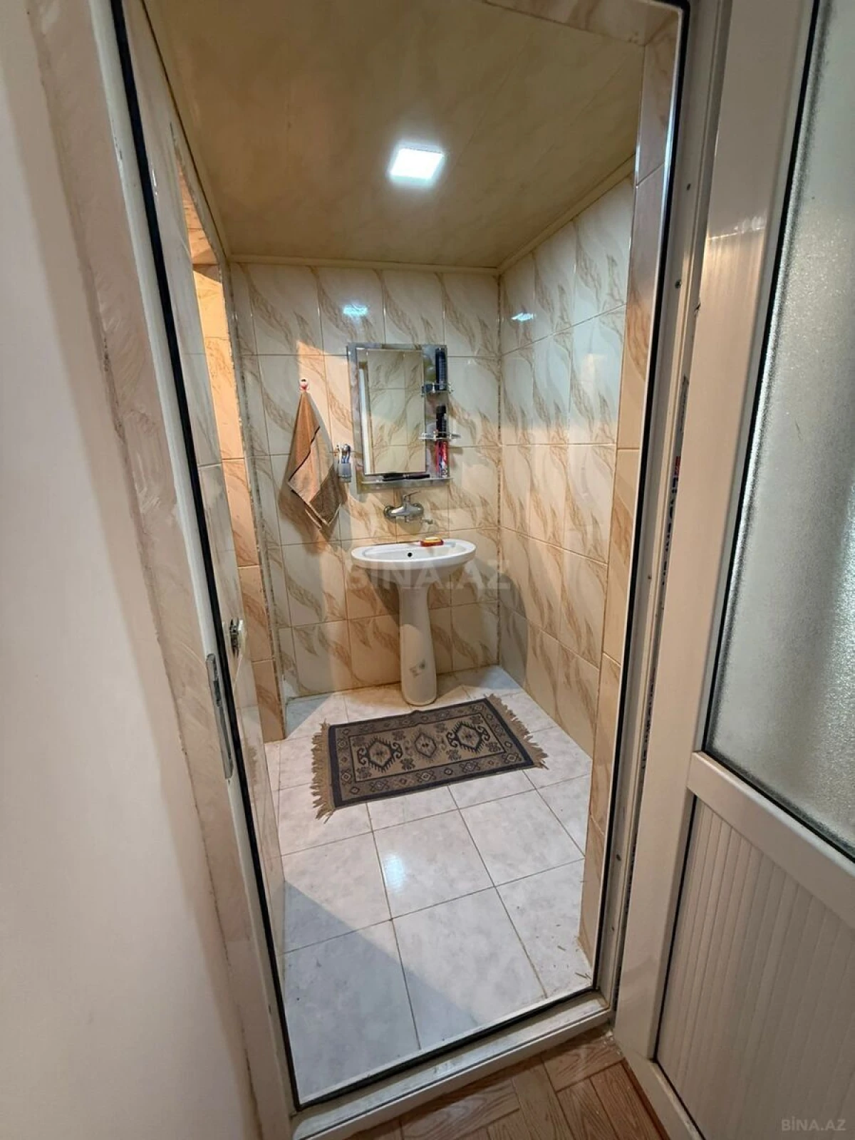 Satılır 5 otaqlı həyət evi 200 m²