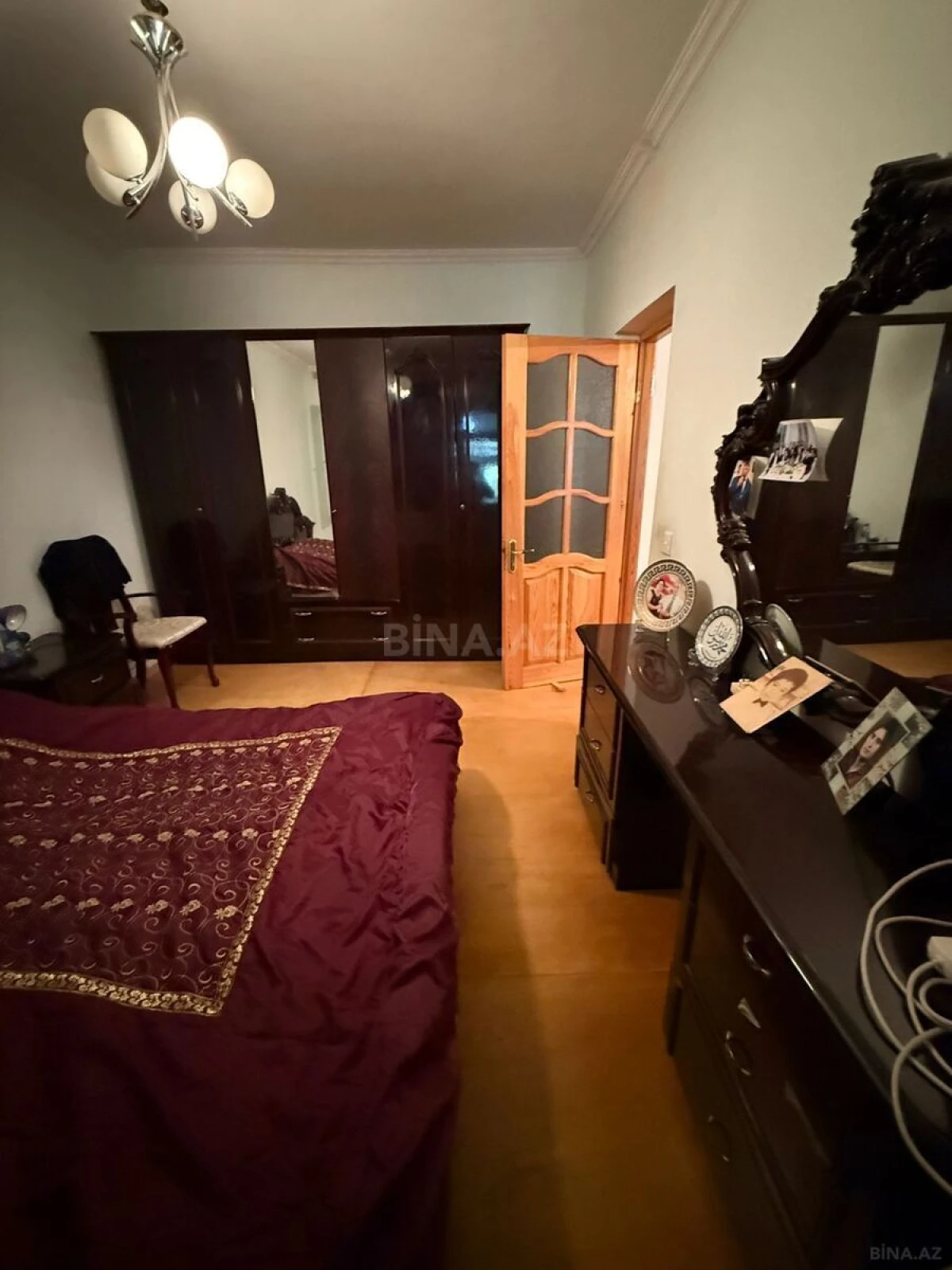 Satılır 5 otaqlı həyət evi 200 m²