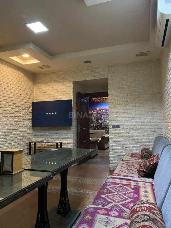 Satılır obyekt 183 m²