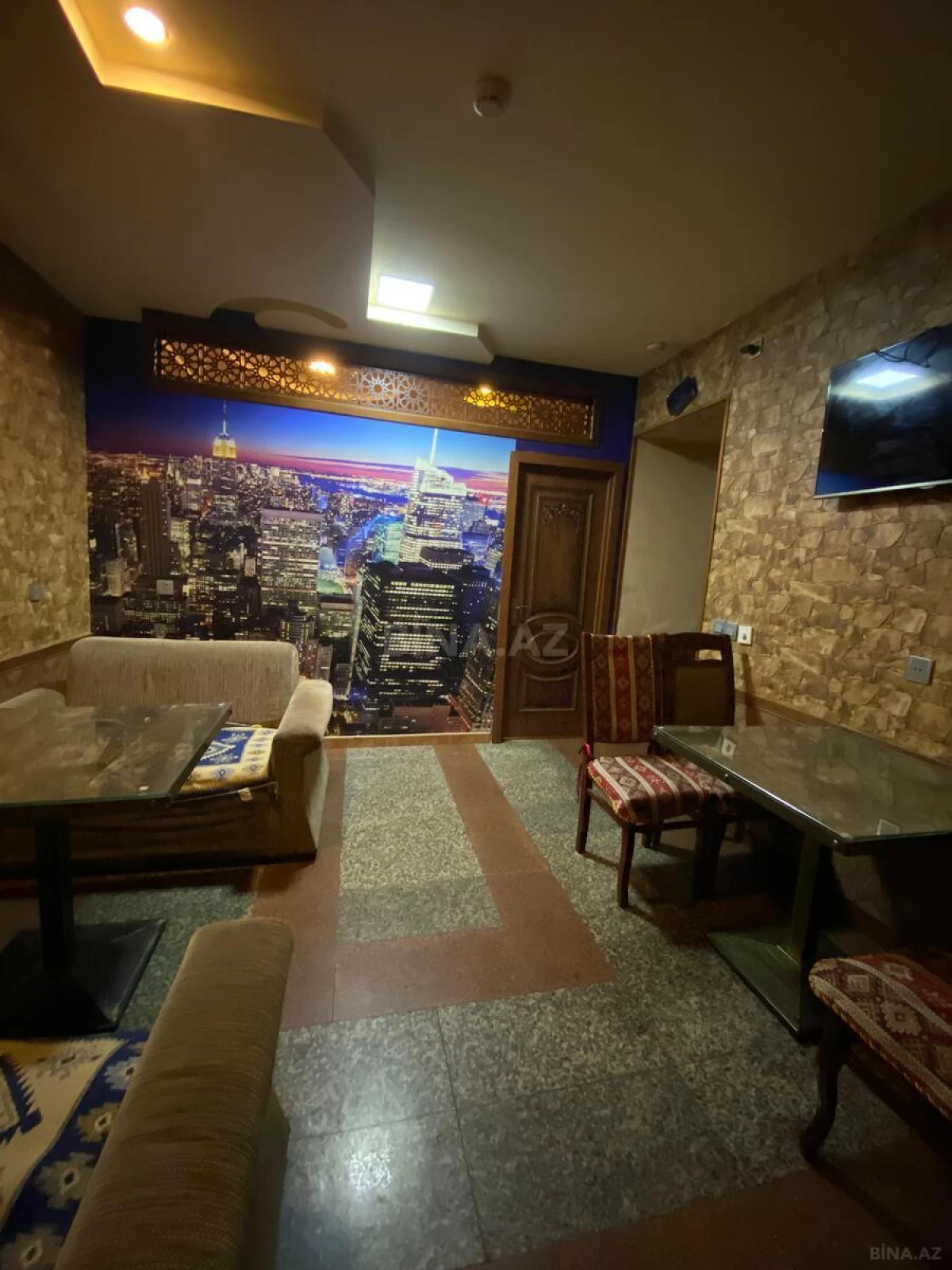 Satılır obyekt 183 m²