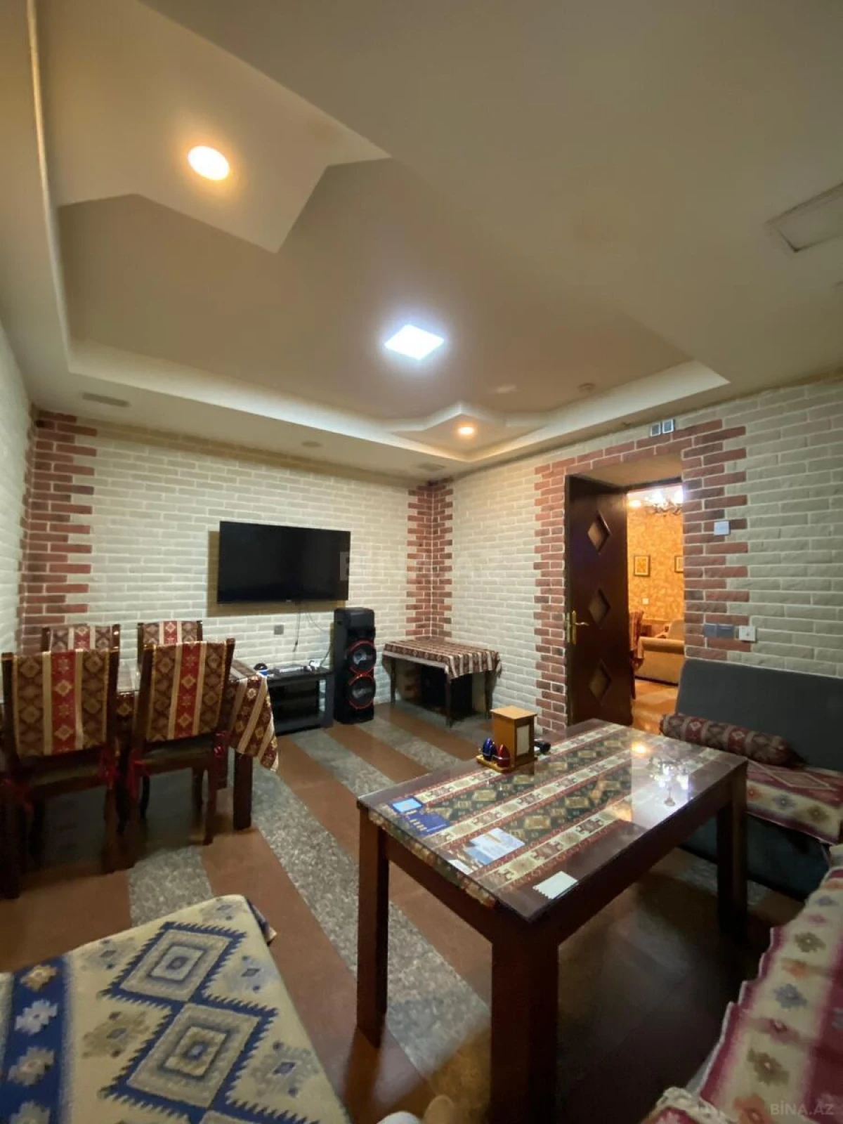 Satılır obyekt 183 m²