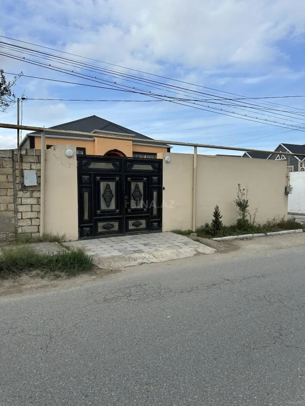 Satılır 4 otaqlı həyət evi 100 m²
