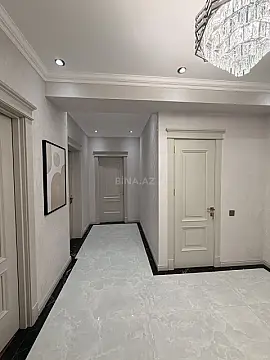 Satılır 3 otaqlı mənzil 138 m²