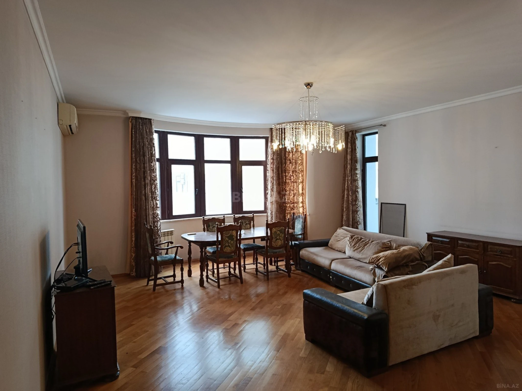 Kirayə verilir 3 otaqlı mənzil 169 m²