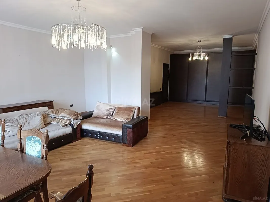 Kirayə verilir 3 otaqlı mənzil 169 m²