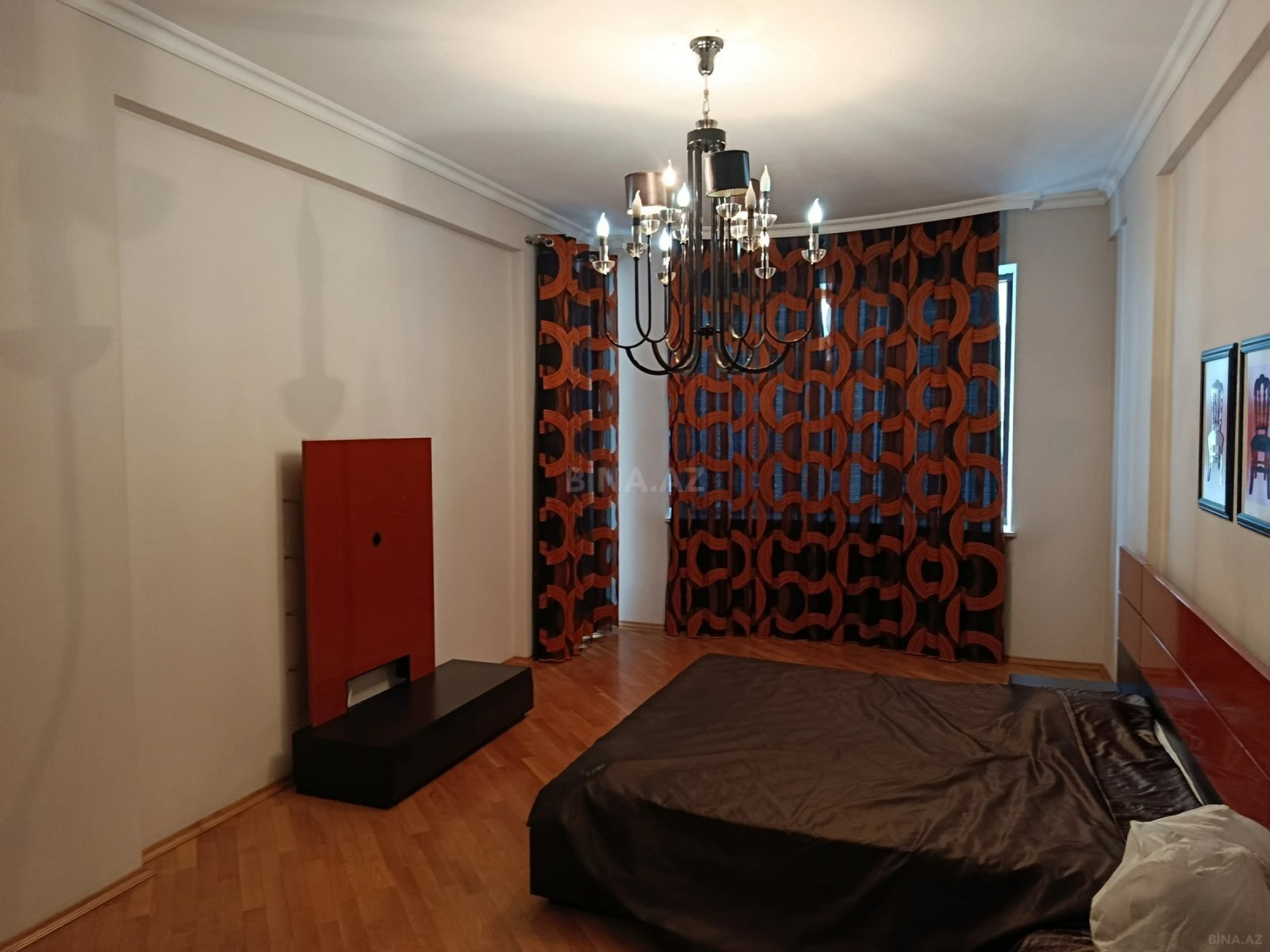 Kirayə verilir 3 otaqlı mənzil 169 m²