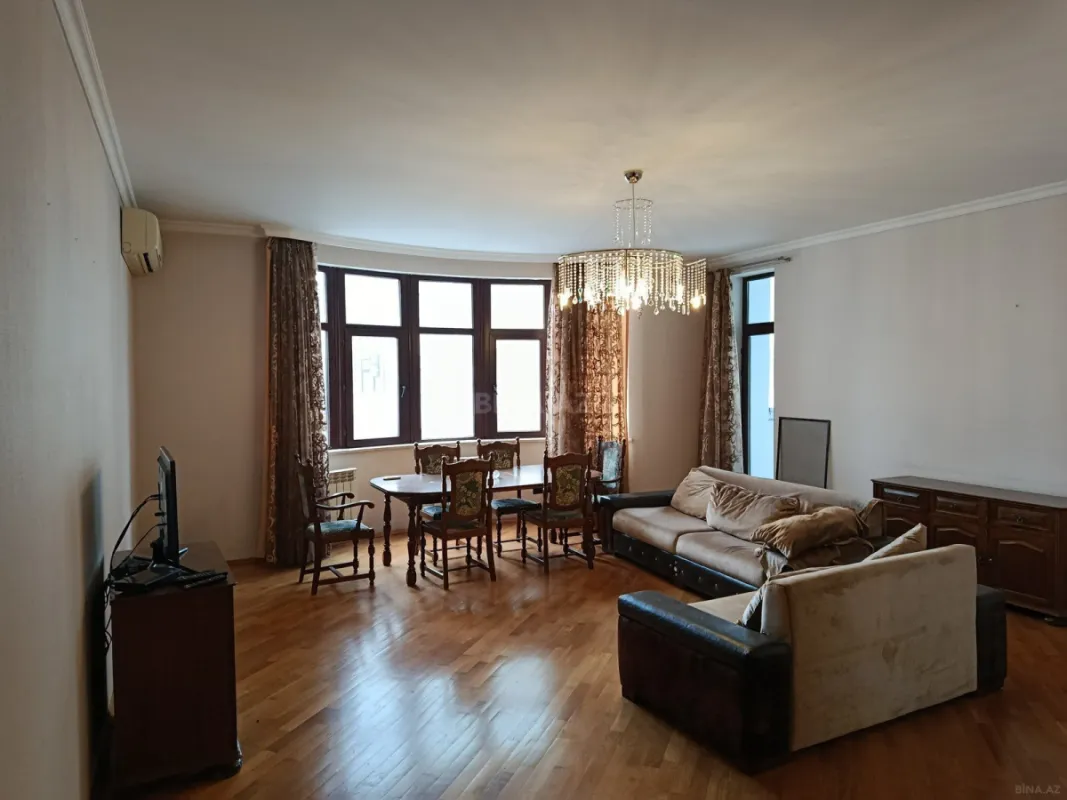 Kirayə verilir 3 otaqlı mənzil 169 m²