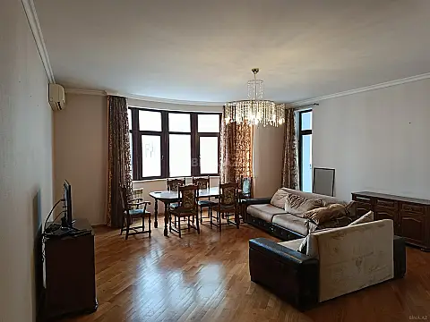 Kirayə verilir 3 otaqlı mənzil 169 m² — Bakı, Nəsimi 3 otaq 169.00 m²