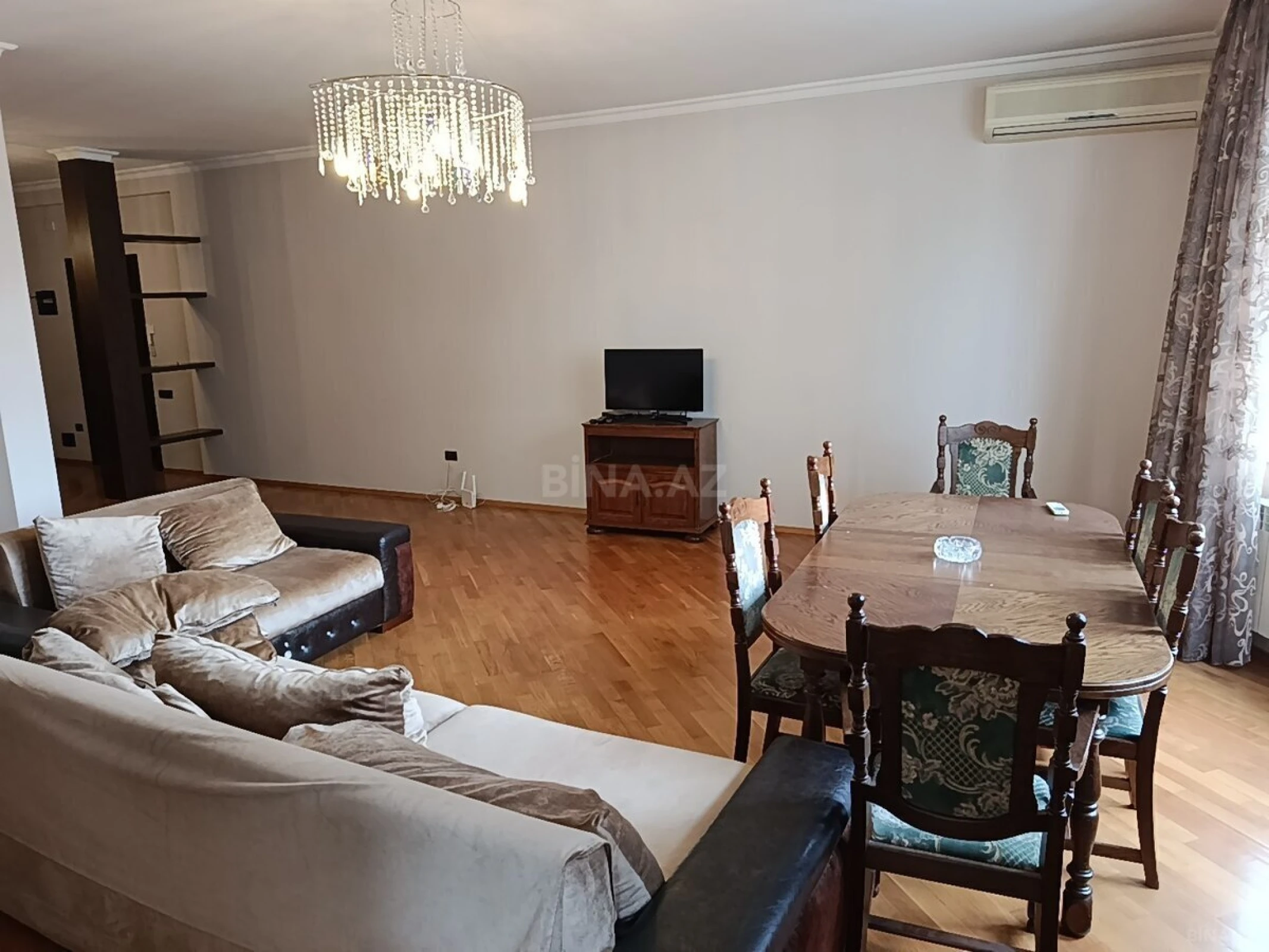 Kirayə verilir 3 otaqlı mənzil 169 m²