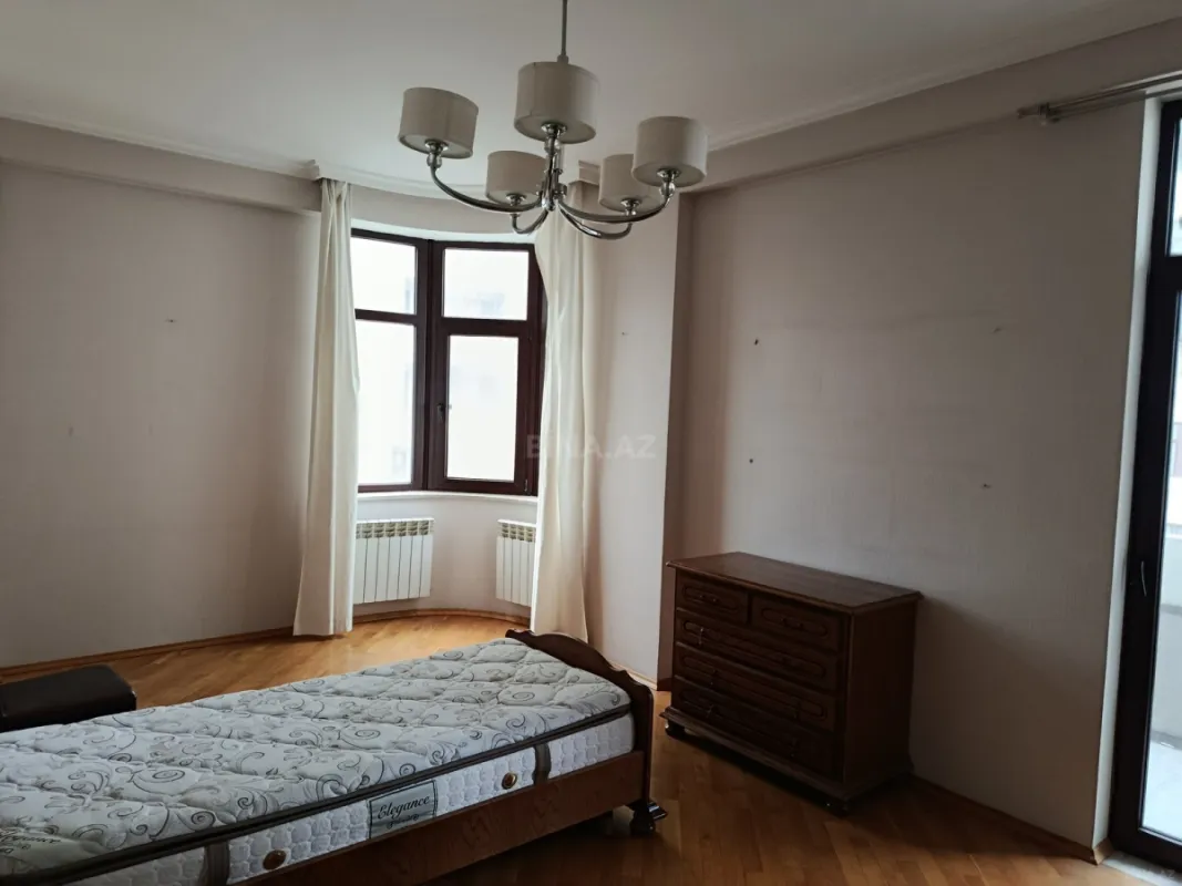 Kirayə verilir 3 otaqlı mənzil 169 m²