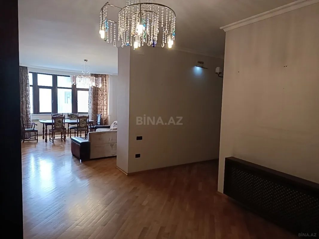 Kirayə verilir 3 otaqlı mənzil 169 m²