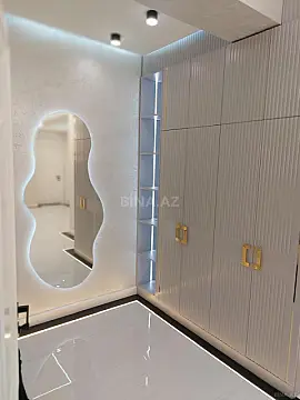 Satılır 4 otaqlı mənzil 141 m²