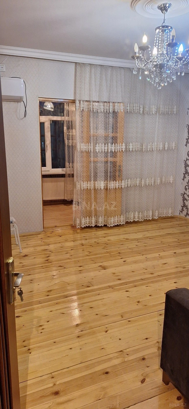 Kirayə verilir 2 otaqlı mənzil 70 m²