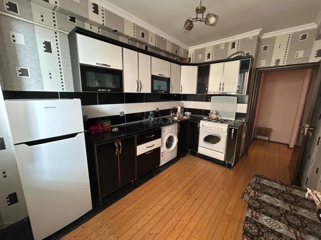 Satılır 2 otaqlı mənzil 70 m²
