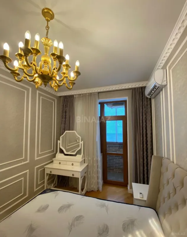 Satılır 4 otaqlı mənzil 123.7 m²