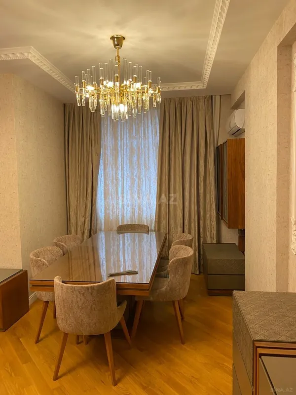 Satılır 4 otaqlı mənzil 123.7 m²