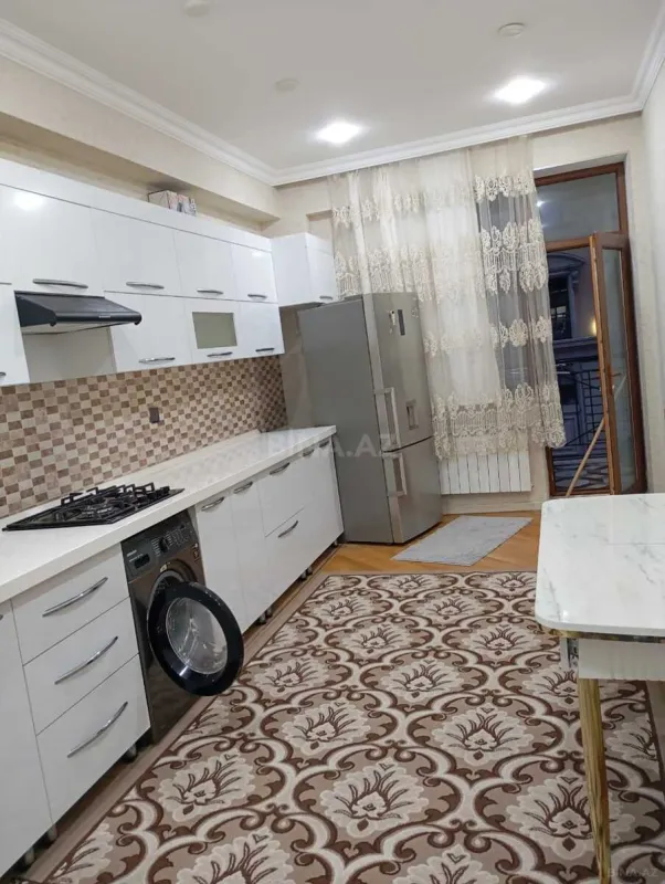 Kirayə verilir 2 otaqlı mənzil 80 m²