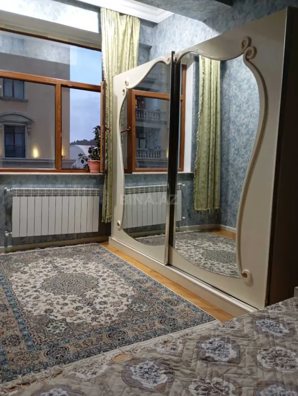 Kirayə verilir 2 otaqlı mənzil 80 m²