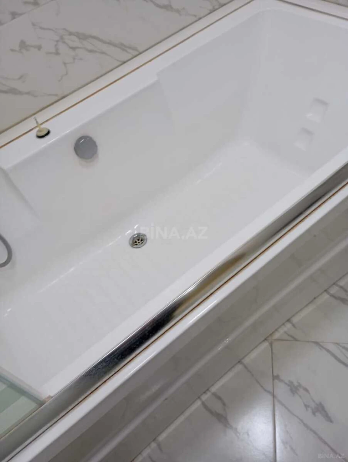 Kirayə verilir 2 otaqlı mənzil 80 m²