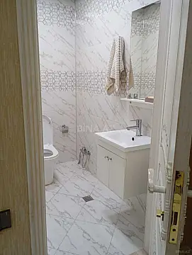 Kirayə verilir 2 otaqlı mənzil 80 m²