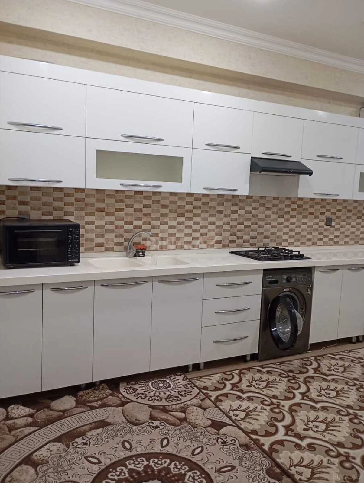Kirayə verilir 2 otaqlı mənzil 80 m²