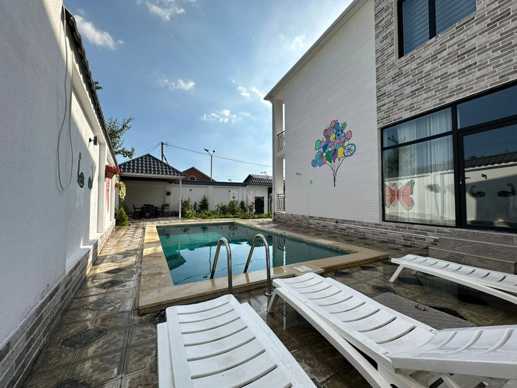 Satılır 6 otaqlı həyət evi 222 m²