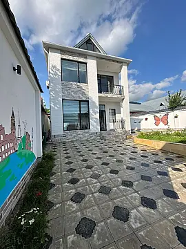 Satılır 6 otaqlı həyət evi 222 m²