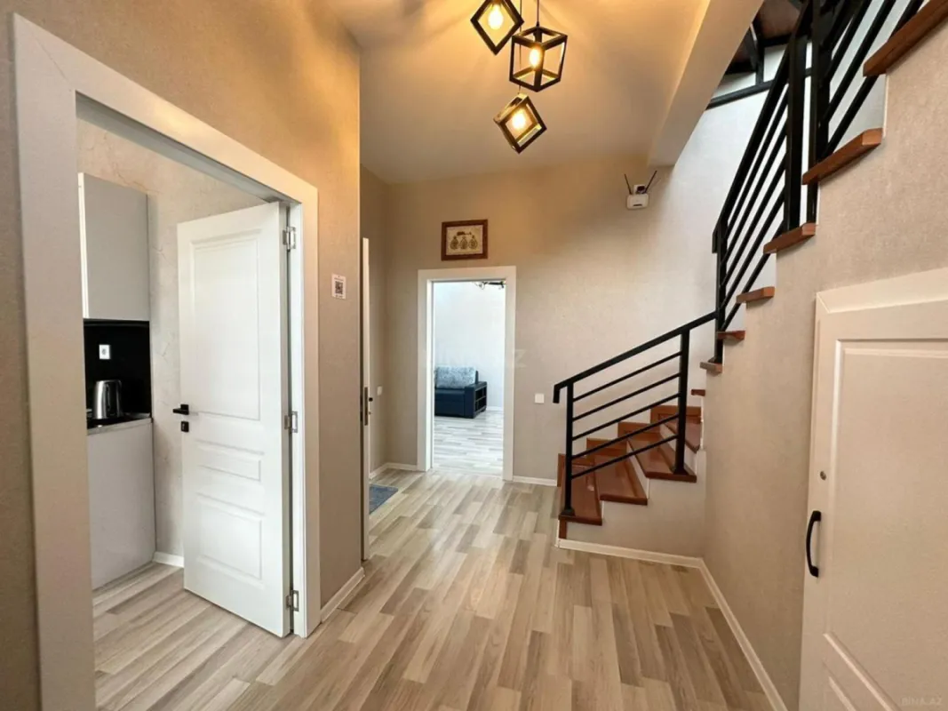 Satılır 6 otaqlı həyət evi 222 m²