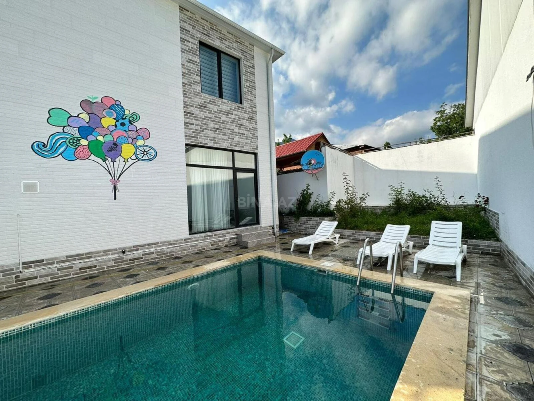 Satılır 6 otaqlı həyət evi 222 m²