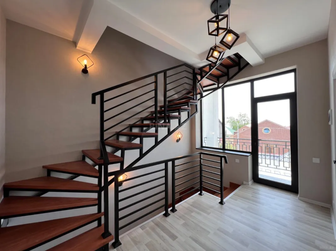 Satılır 6 otaqlı həyət evi 222 m²