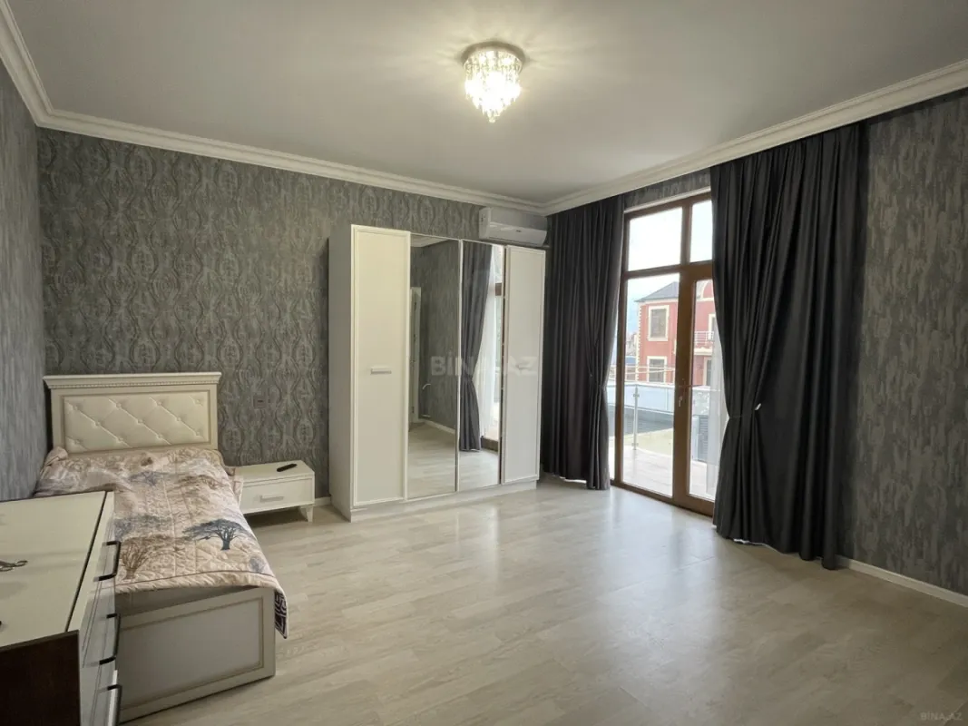 Satılır 4 otaqlı həyət evi 200 m²