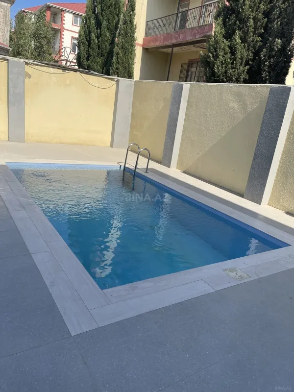 Satılır 4 otaqlı həyət evi 200 m²