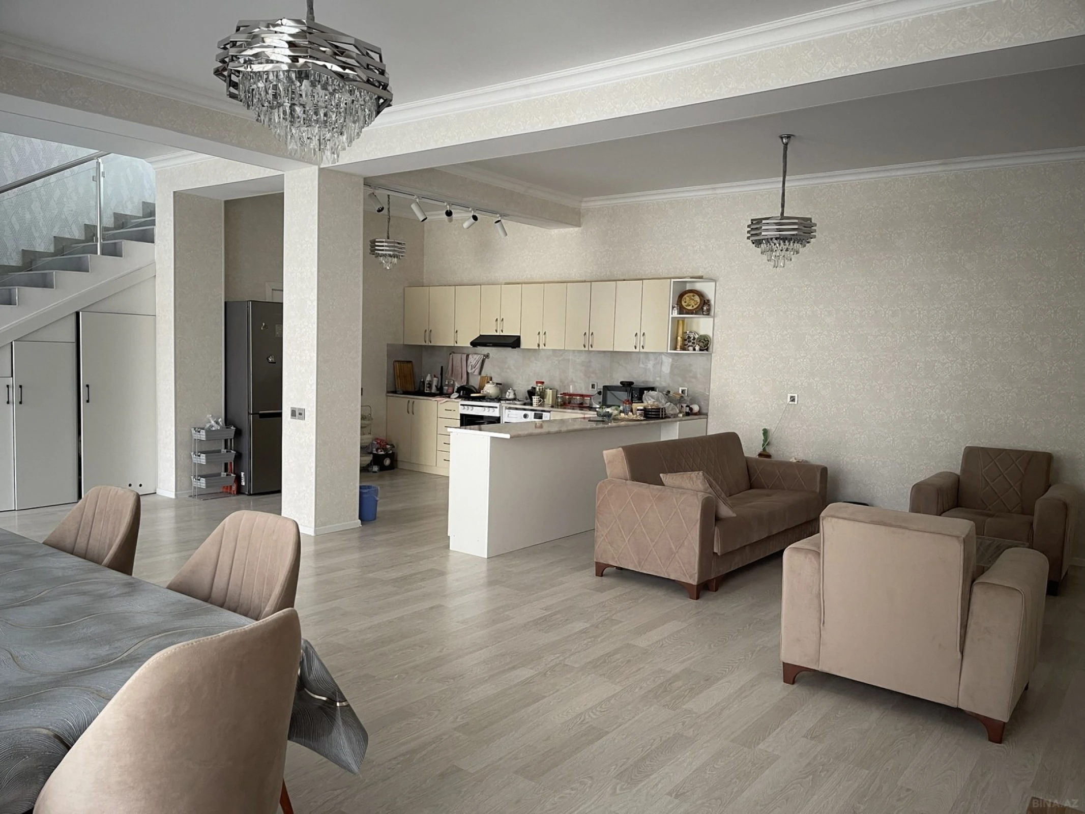 Satılır 4 otaqlı həyət evi 200 m²