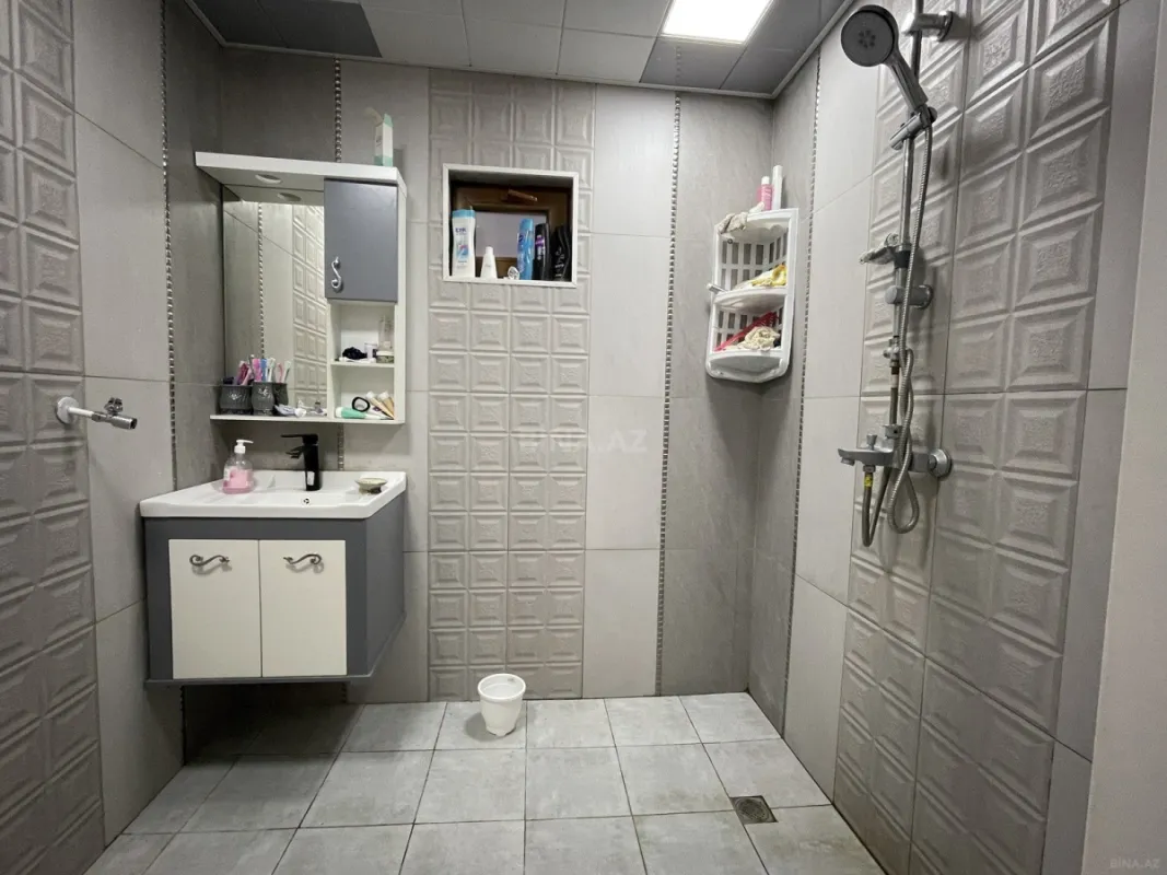 Satılır 4 otaqlı həyət evi 200 m²