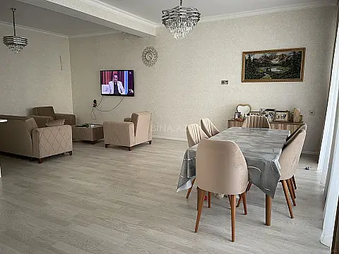 Satılır 4 otaqlı həyət evi 200 m²