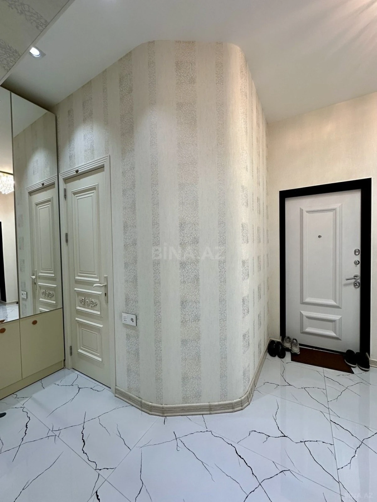 Kirayə verilir 3 otaqlı mənzil 110 m²