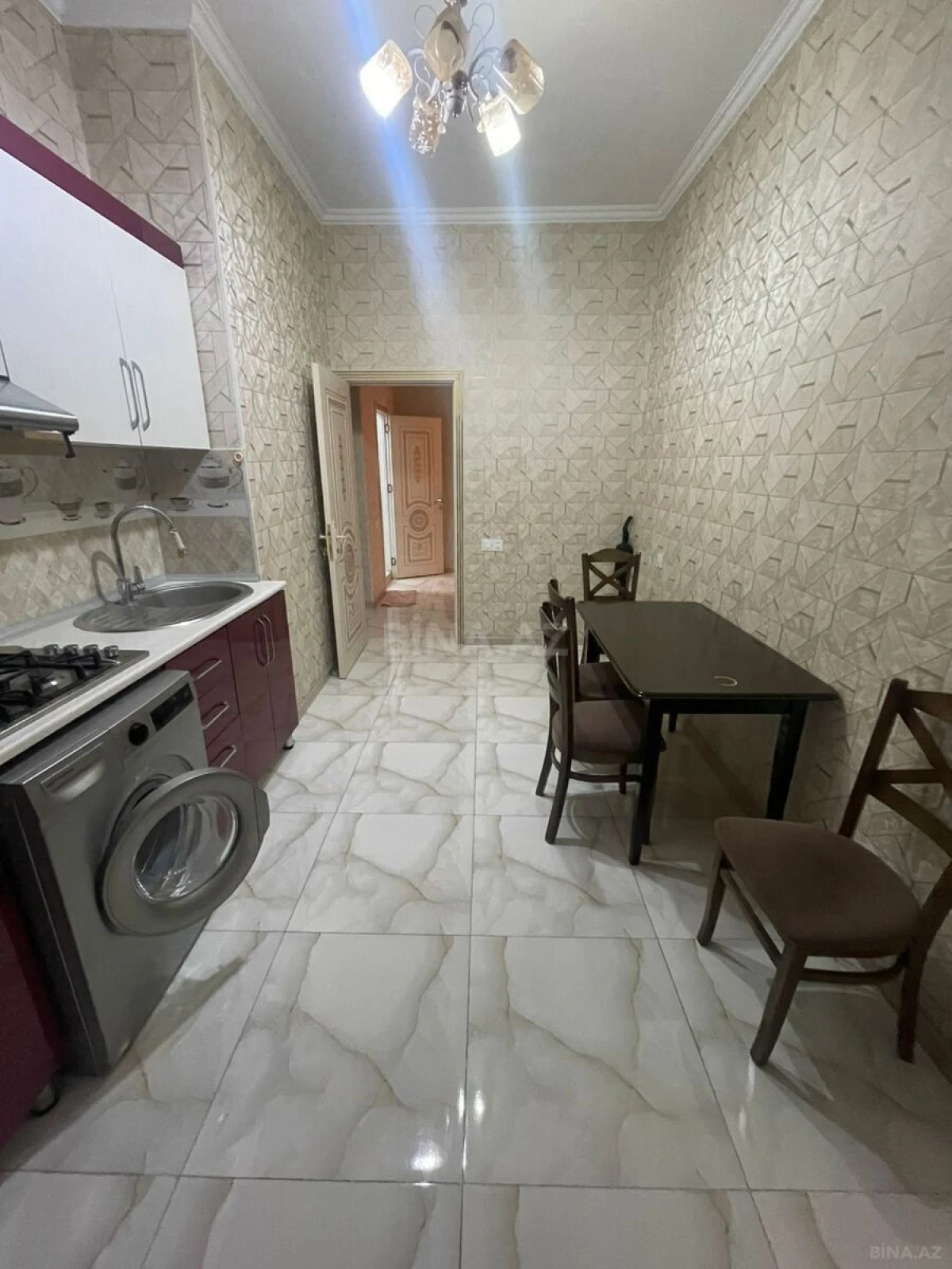 Kirayə verilir 2 otaqlı mənzil 80 m²
